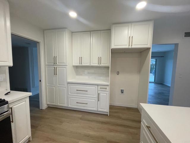 Photo - 972 Maria Way