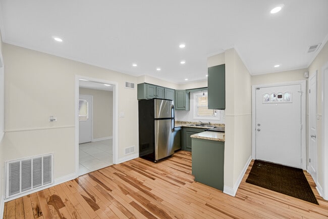 Photo - 3127 Woodworth Pl