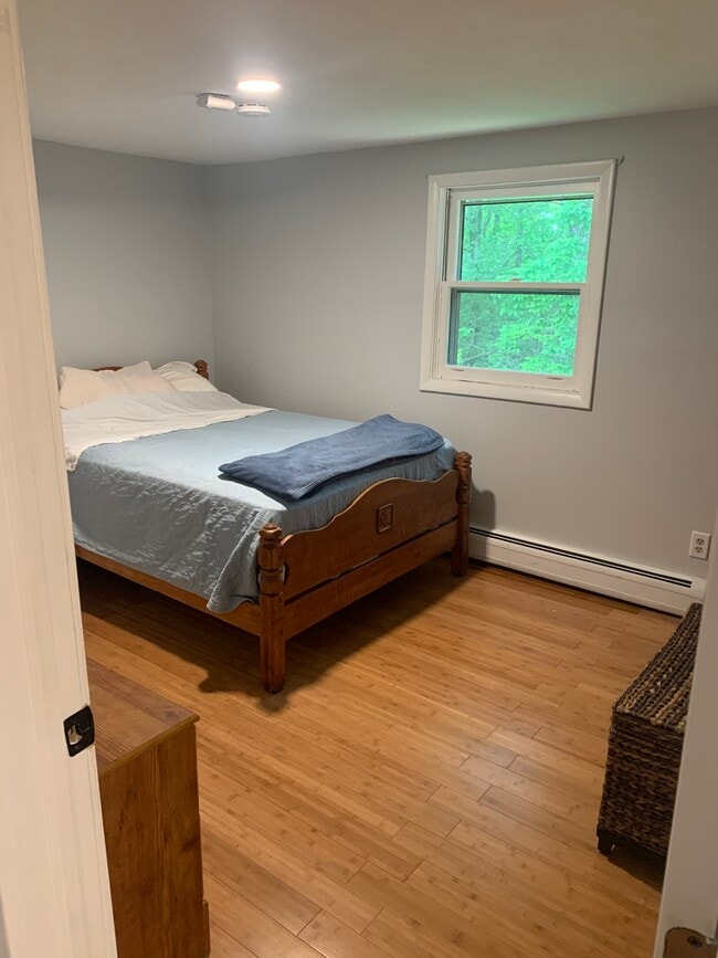 Bedroom - 106 Pineview Ter Unit Apt.