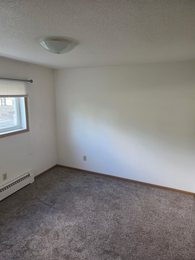 Photo - 716 Crocker Ave S