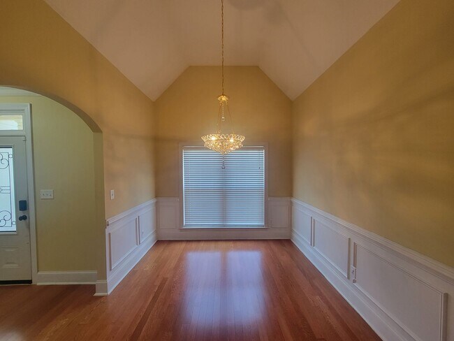 Photo - 1010 Barrett Dr