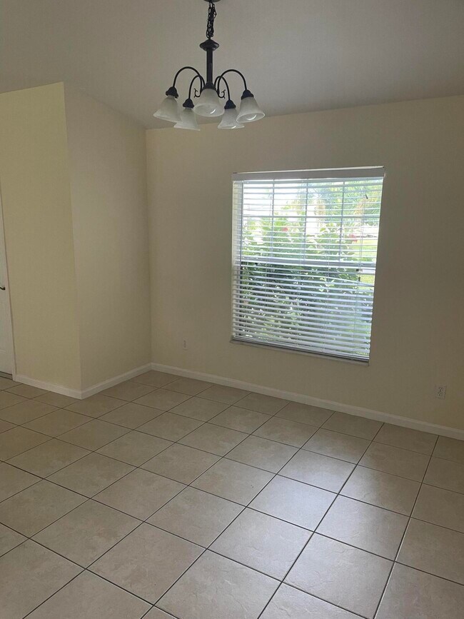 Photo - 3586 SW Conibear St