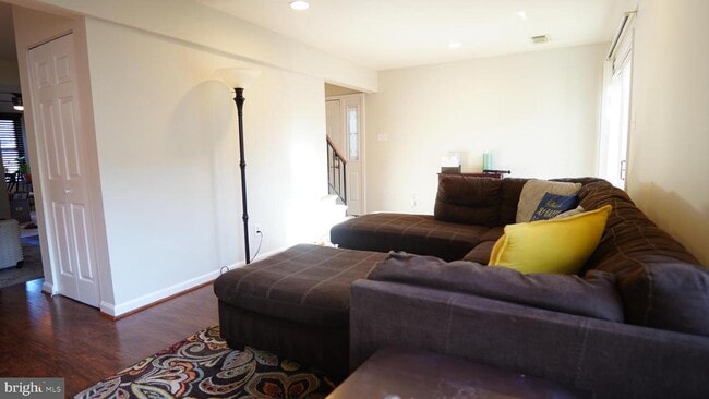Photo - 9995 Campus Way S