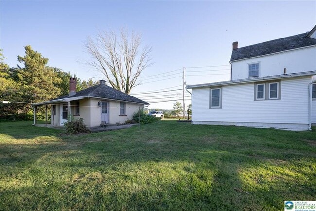 Photo - 4299 Lanark Rd