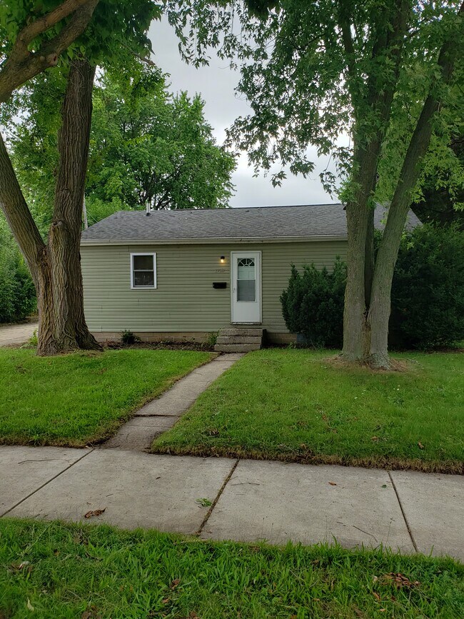 Beautiful 2 bedroom home!! - Beautiful 2 bedroom home!!
