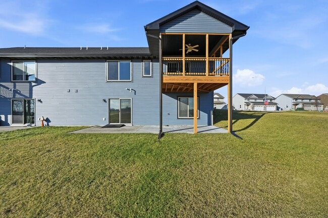 Photo - 720 Creekside Dr