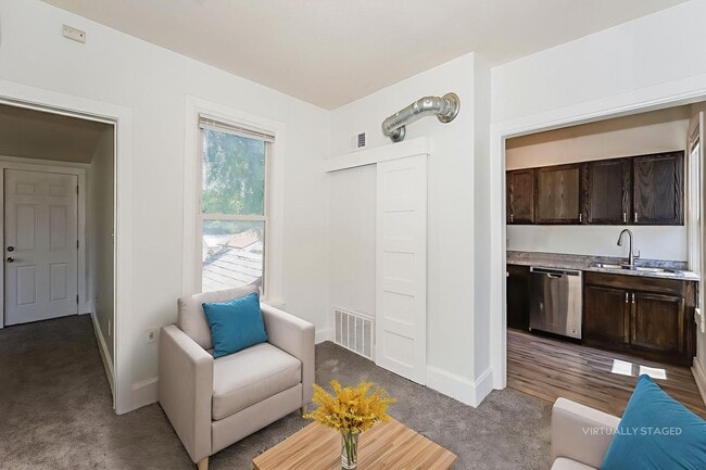 Photo - 1115 1/2 4th Street NE Unit 2