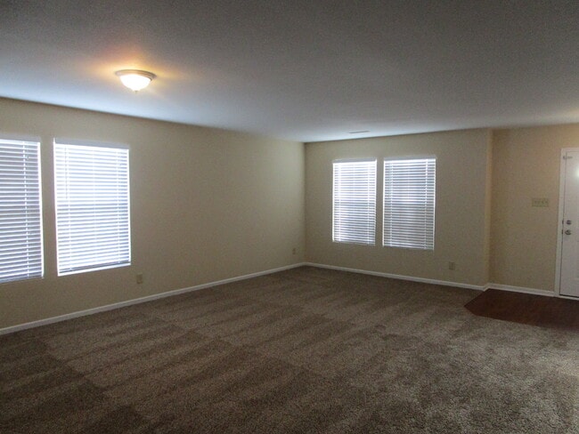 Photo - 2890 Sentiment Ln