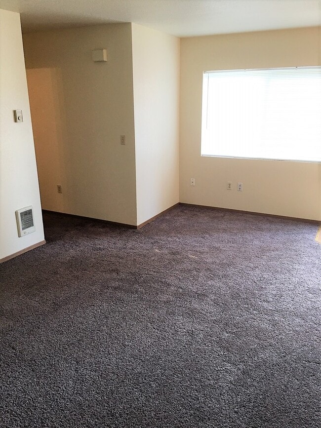 Photo - DUPLEX IN POST FALLS (APP#4)