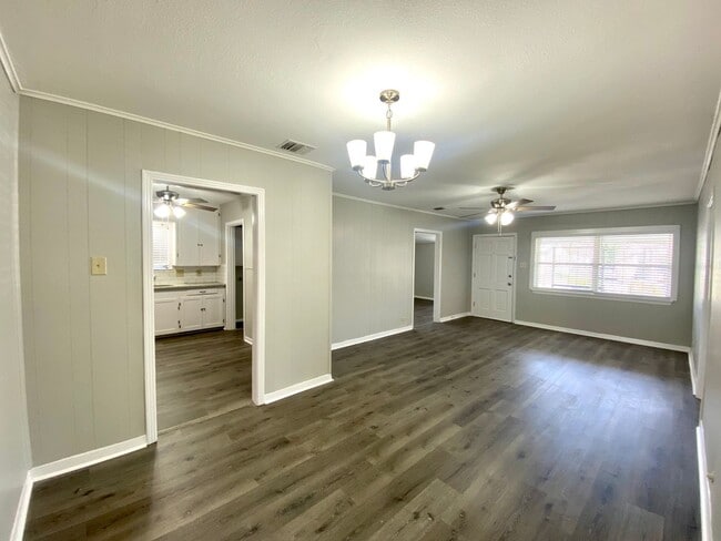 Photo - 3 Bedroom 3 bathroom Remodeled home ready to be loved