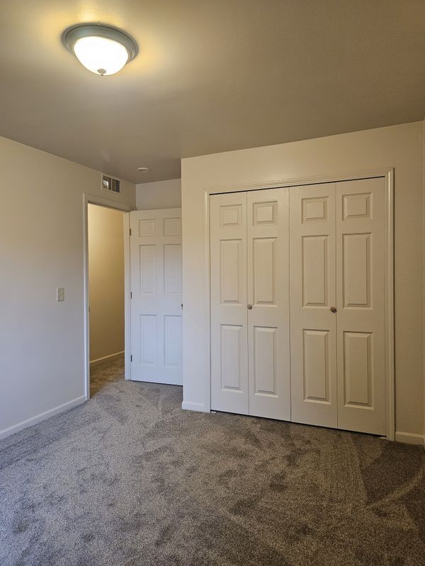 Photo - 29936 Utica Rd