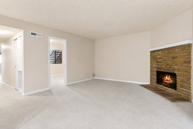 Building Photo - 14331 124th Ave NE Unit C33