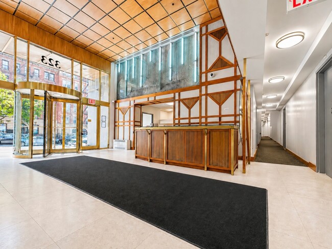 Photo - 323 W 96th St Unidad 101