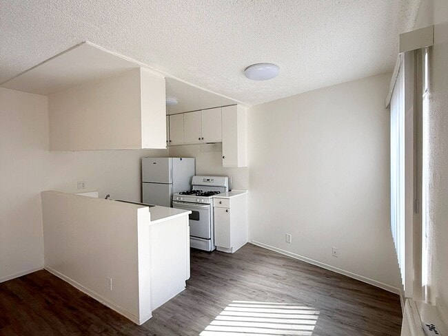 Photo - 4688 Huntington Dr S Unit 116