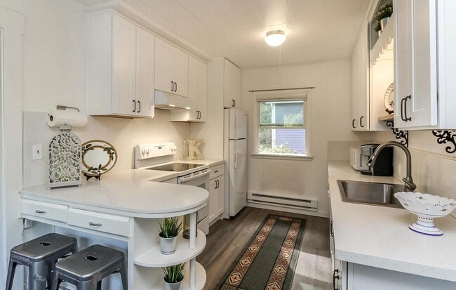 Photo - Charming Downtown Gig Harbor Retreat