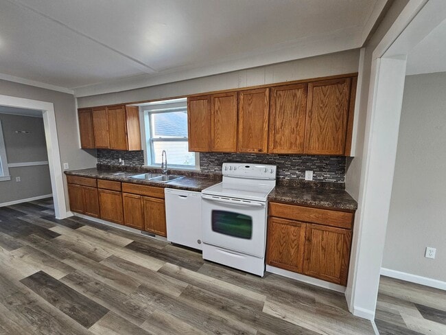 Photo - 5 Bed 2 Bath Single Family Home in Nekoosa