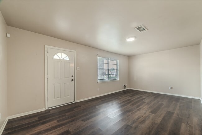 Photo - 6126 Antha St