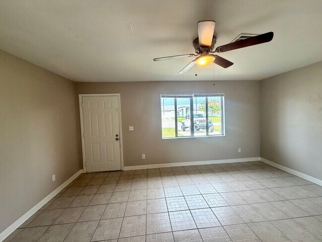 Photo - Updated 2 Bed / 1 Bath Duplex with Screened Lanai