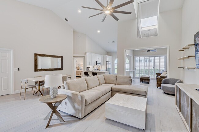 Photo - 802 Sabal Palm Ln