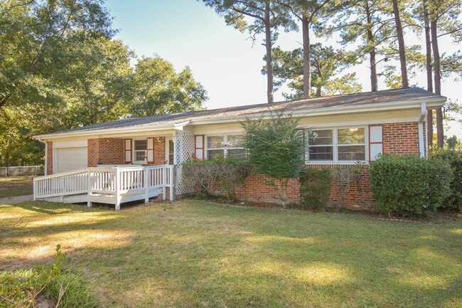 Photo - Accepting Applications: 3 Bedroom 1.5 Bathroom- Small Dogs Considered