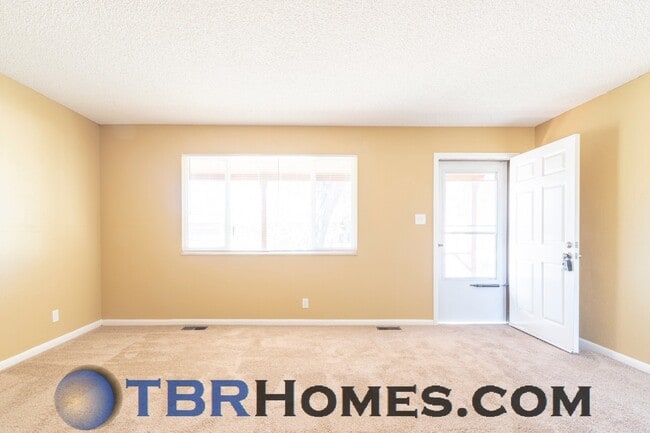 Photo - 14435 Olmsted Dr