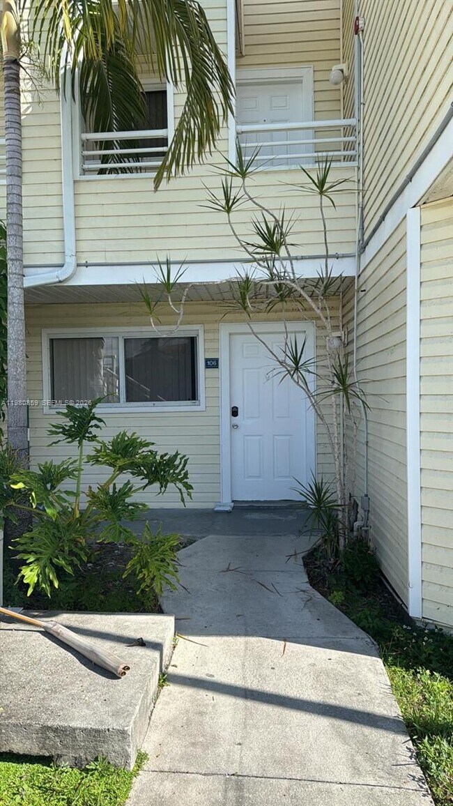 Photo - 3441 NW 44th St Unit 106
