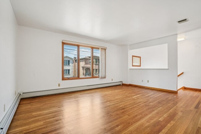 Building Photo - 2402 Hammett Ave Rental