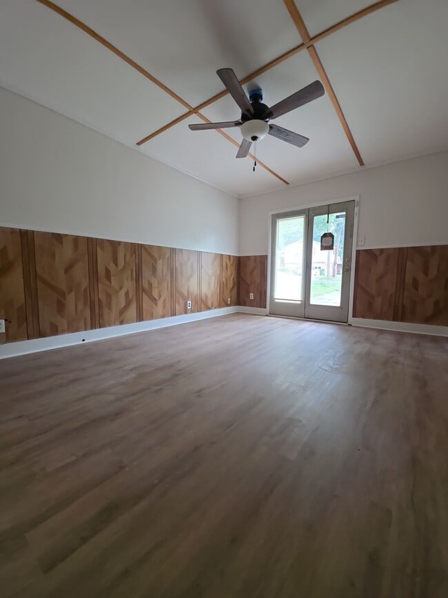 Photo - 2613 Skyline Dr NW