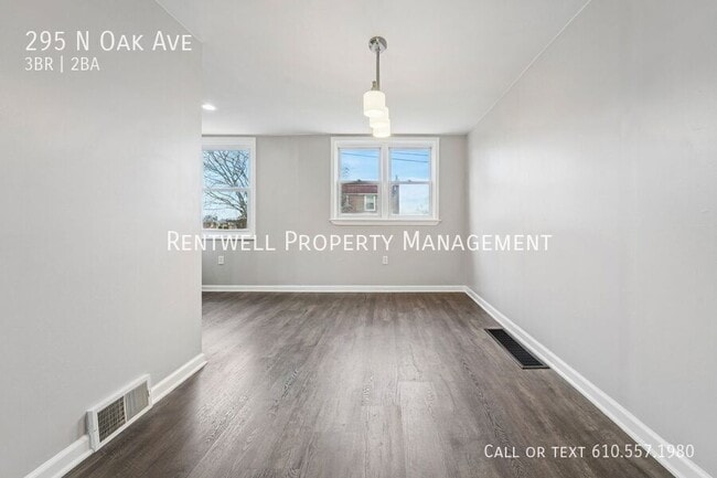 Photo - 295 N Oak Ave