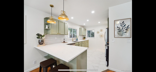 Kitchen - 5771 S Greenwood St Casa