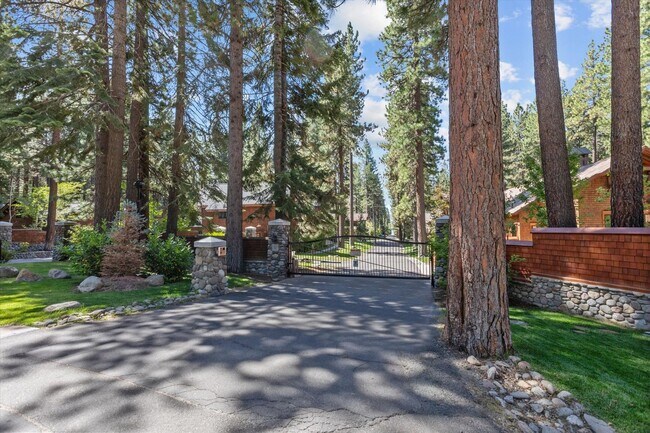 Photo - 1560 Debra Ln