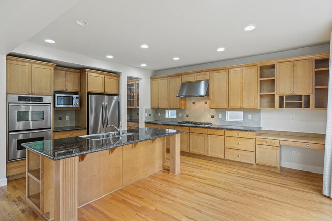 Building Photo - 17212 NE 117th Way