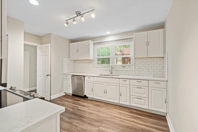 Photo - 8710 Craig Dr