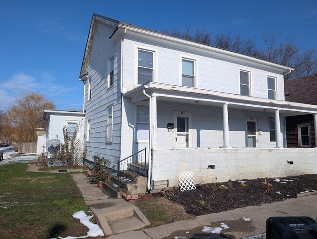 Building Photo - 3-Bedroom, 1.5-Bathroom Side-by-Side Duplex – $1,200/Month