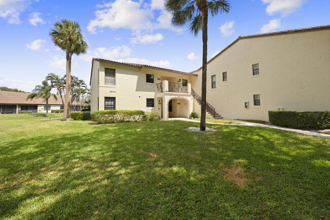 Building Photo - 2600 Greenwood Terrace Unit G201