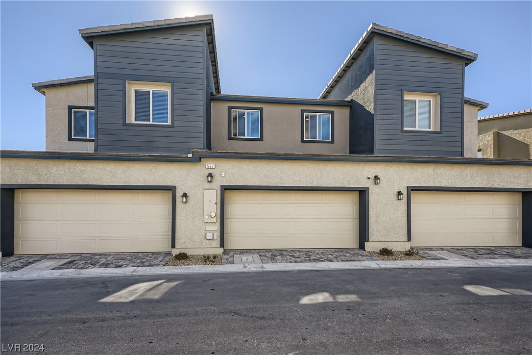 Photo - 527 Clearsable Ave Townhome