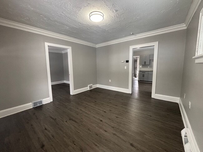 Photo - 64th,E.4072 Unidad 1