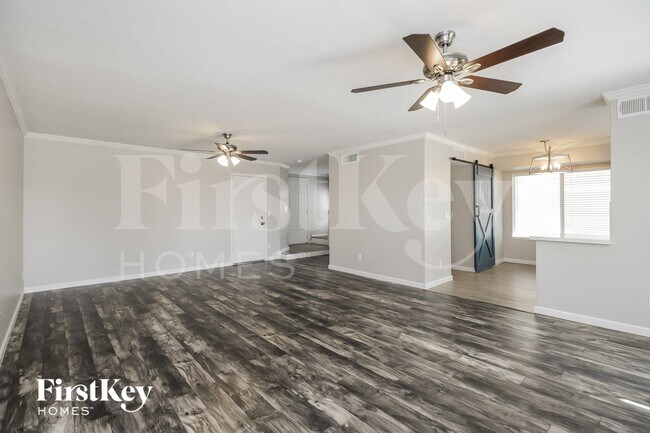 Photo - 5359 E Elmwood St