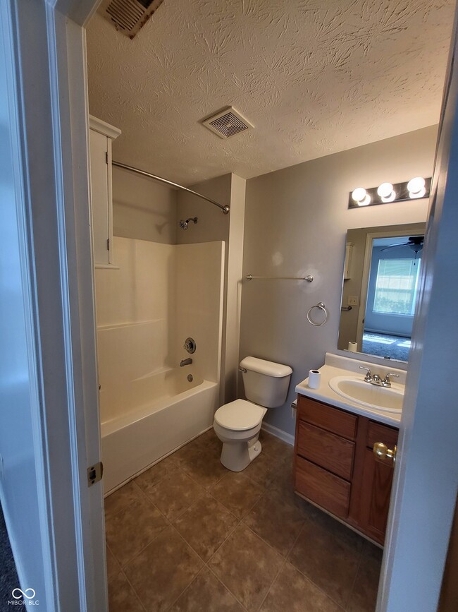 Photo - 2704 Winding Creek Ln