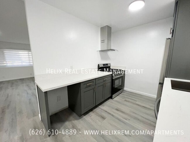 1063 Justin Ave