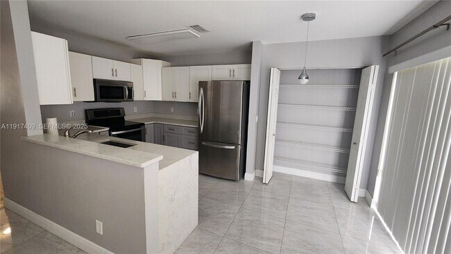 Photo - 20886 NW 2nd St