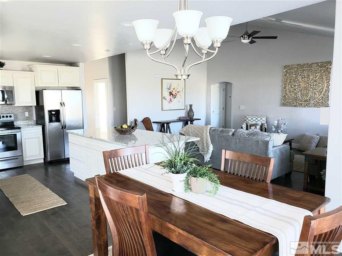 Photo - Beautiful home for rent on the Fernley Gol...