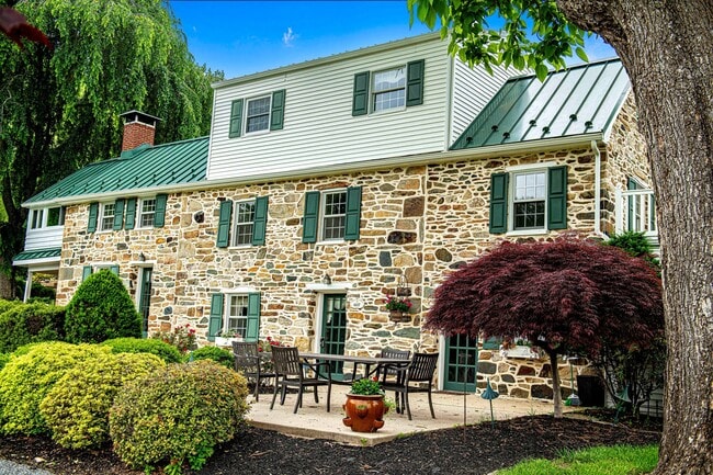 Photo - 607 E Wheel Rd