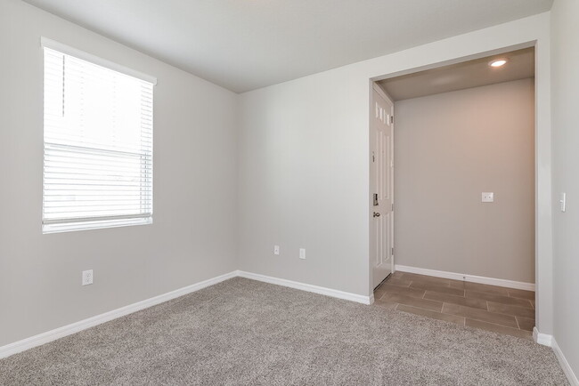 Photo - 1002 Oak Vly Dr