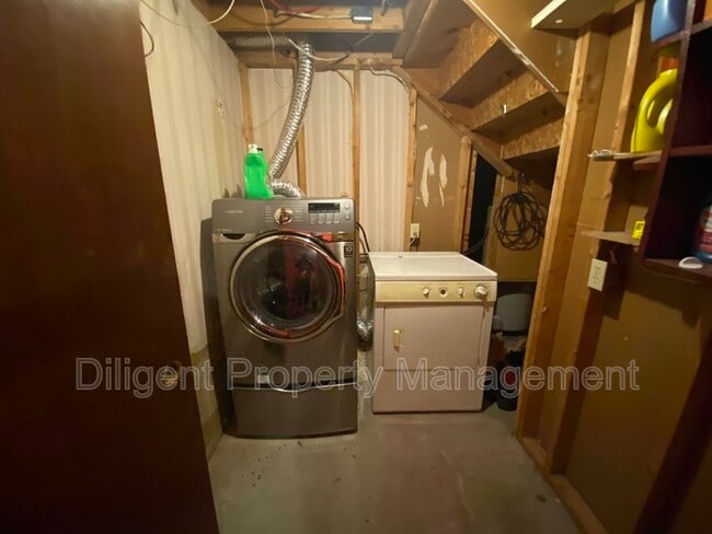 Photo - 1556 Redwood Dr