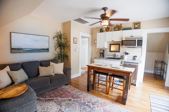 Photo - The Loft: Furnished Jacksonville Suite! Grand Deck with Views, King Bed $300 Utility Fee