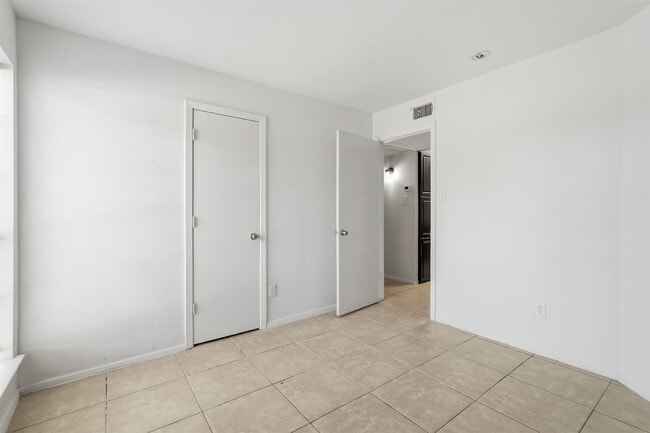 Photo - 10501 South Dr Unit 288