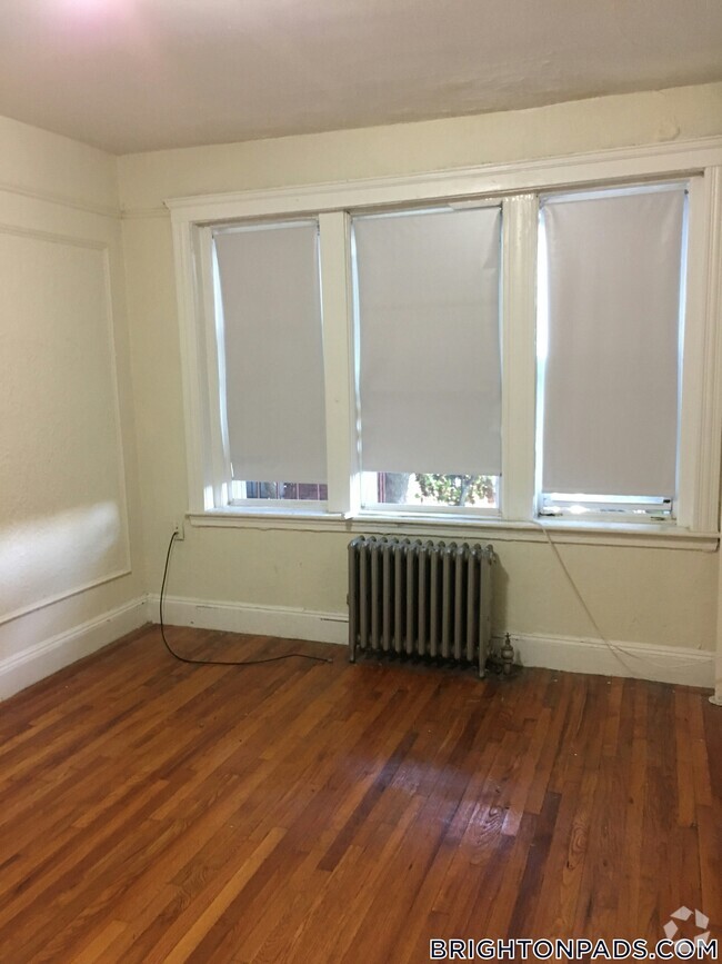Building Photo - 1687 Commonwealth Ave Rental