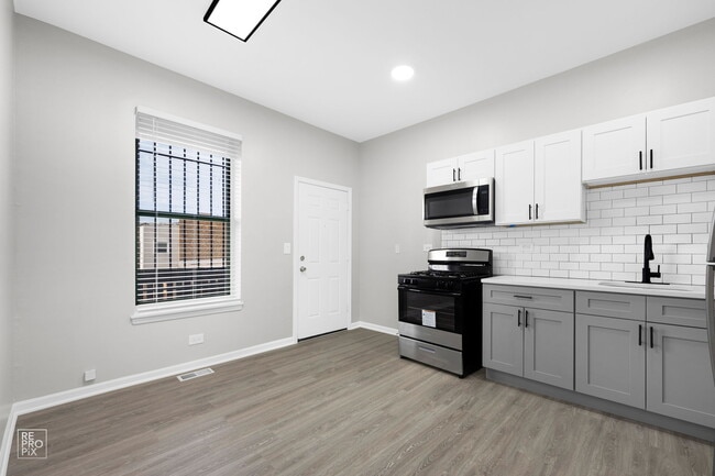 Photo - 8954 S Commercial Ave