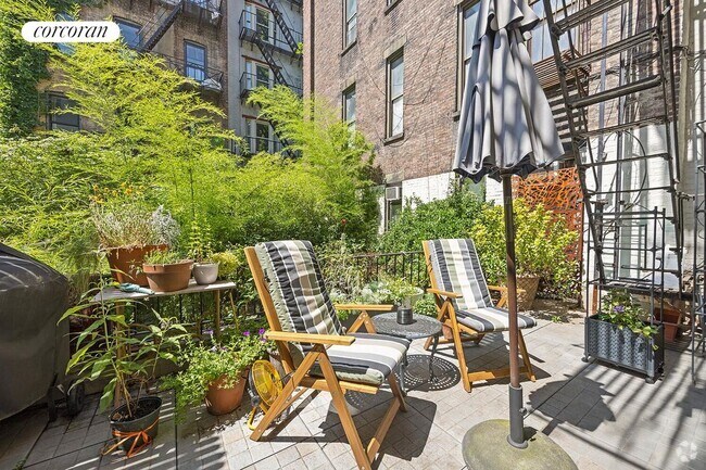 Building Photo - 68 W 11th St Rental